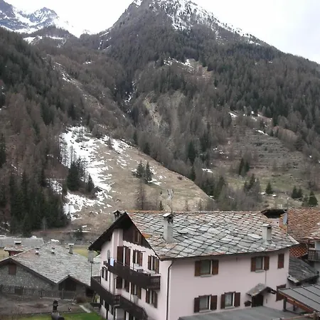 Mit Bergblick By Interhome