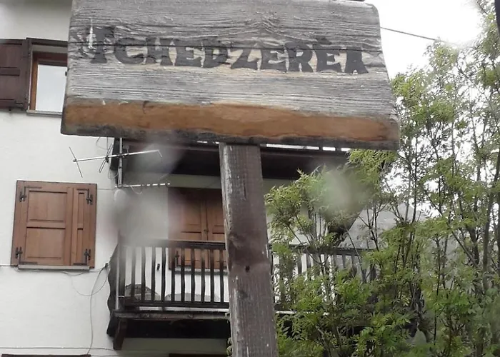 Mit Bergblick By Interhome Appartement Epinel