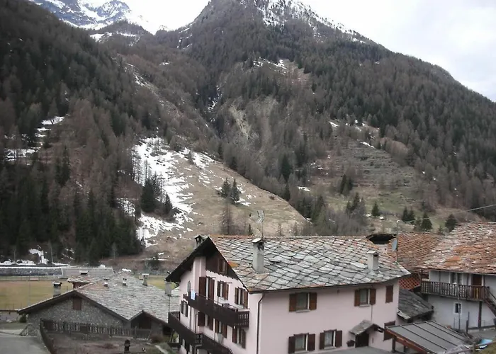 Mit Bergblick By Interhome